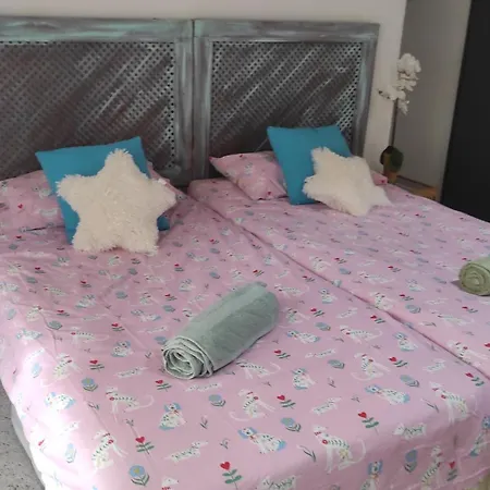 Céntrico piso con aparcamiento gratuito-2